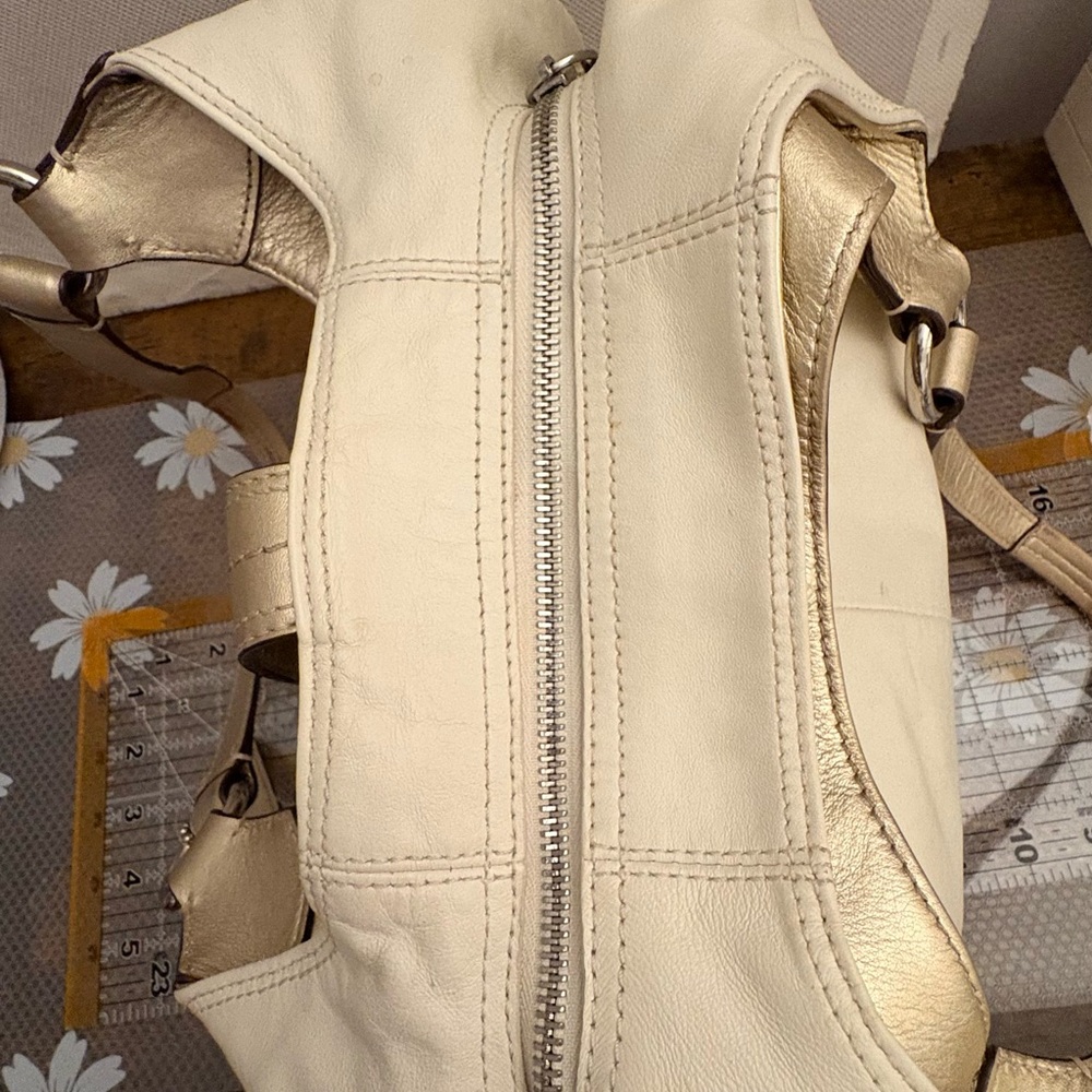 Coach Soho Lynn Metallic Gold and Ivory Leather Hobo Bag F17092 - Picture 5 of 9